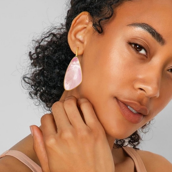 Lilac Kendra Scott McKenna Earrings - Picture 2 of 4